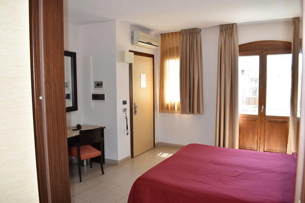 Hotel Il Portico Favignana Ngoại thất bức ảnh